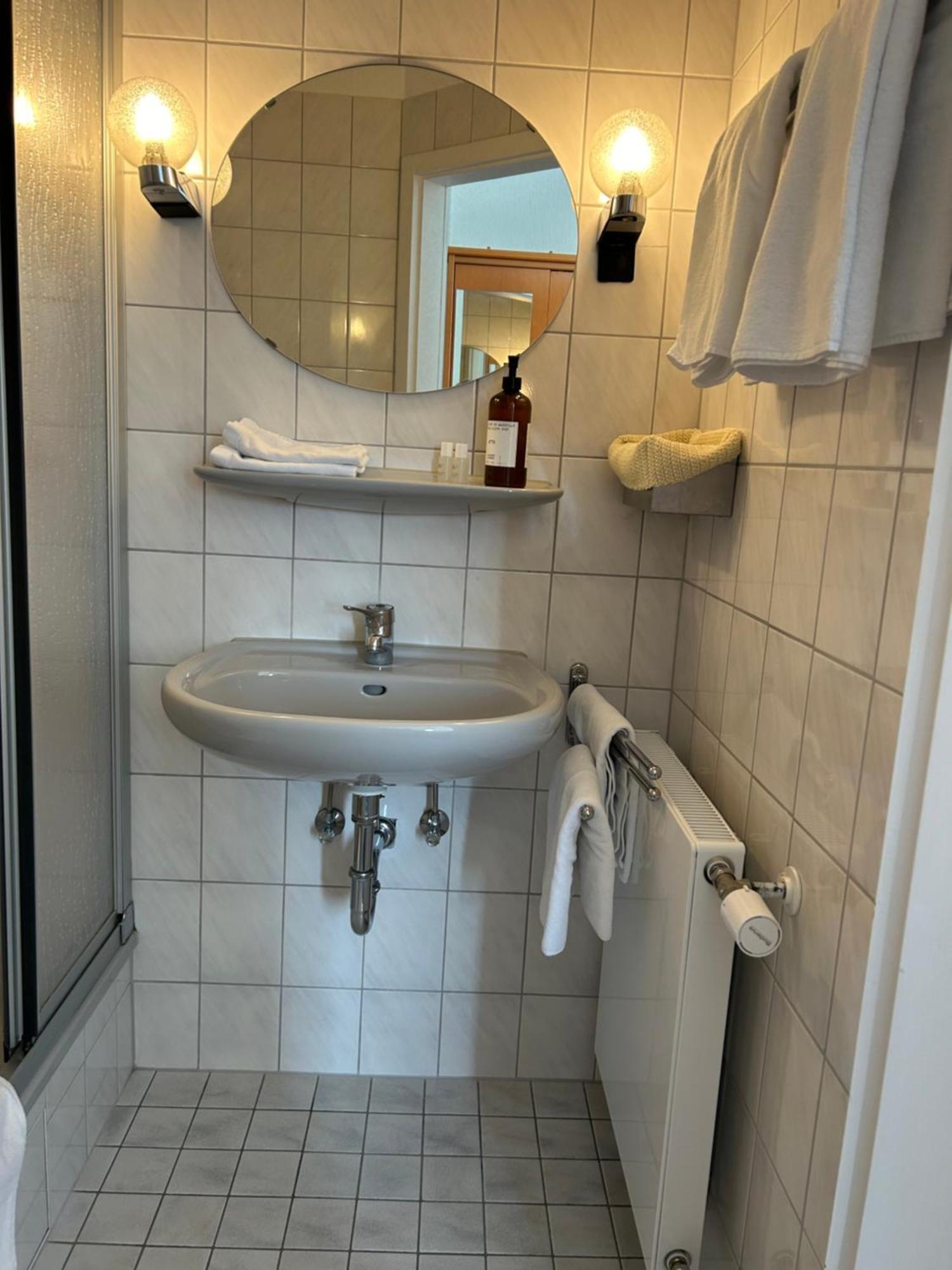 Restaurant Drei Lilien Hotel Sulzburg Buitenkant foto